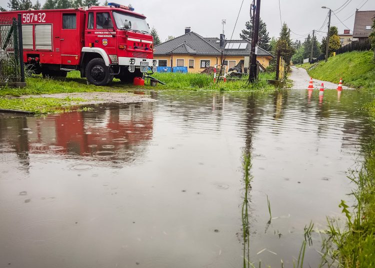 Ulewy I Podtopienia Na L Sku Kilkadziesi T Interwencji Remiza Pl