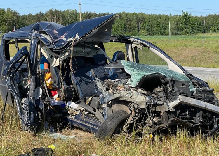 Wypadek na trasie S7 Strażak po służbie ruszył z pomocą Remiza pl