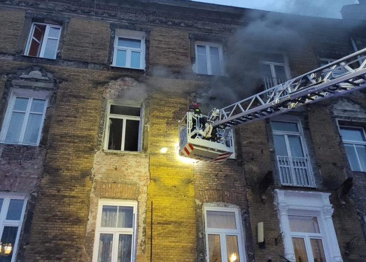 Warszawa Pożar mieszkania na Pradze Północ Remiza pl Polski Serwis