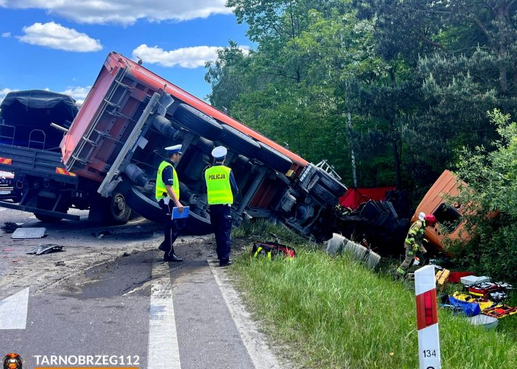 Wypadek na dziewiątce Nie żyją dwie osoby Remiza pl Polski