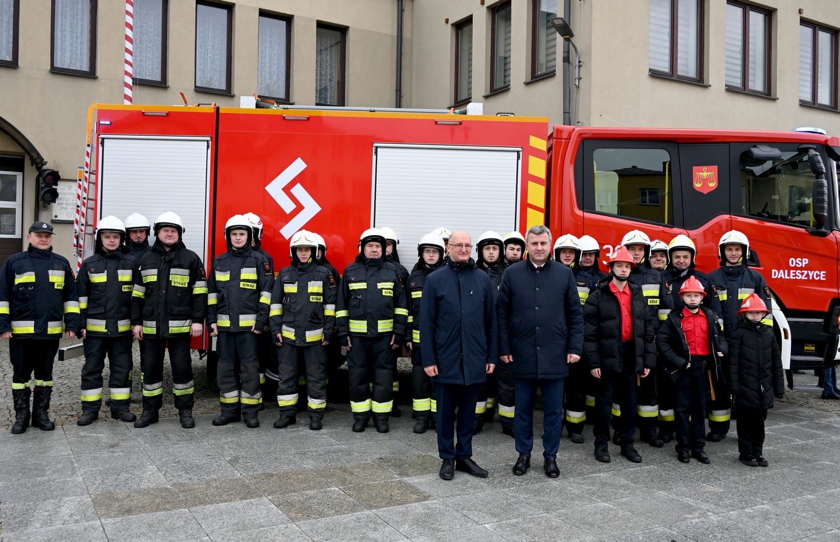 Nowy ciężki samochód ratowniczo – gaśniczy trafił do OSP w Daleszycach