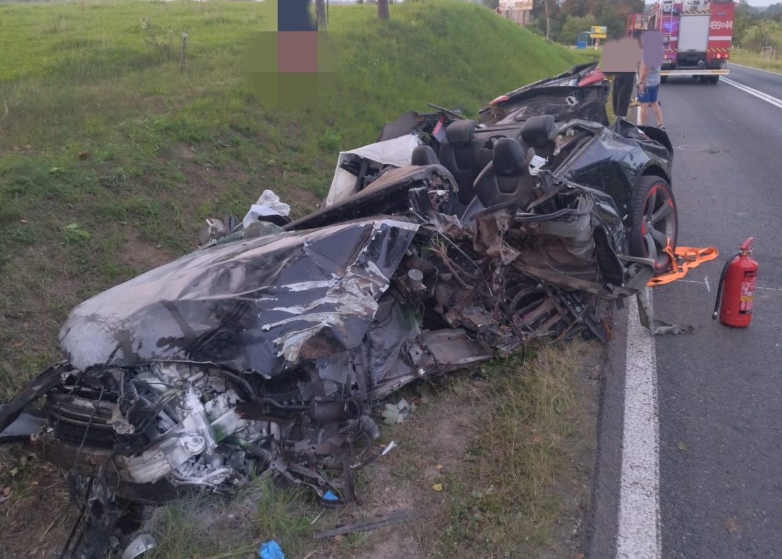Poważny wypadek na DK59. Kierowca w ciężkim stanie przetransportowany śmigłowcem LPR do szpitala!