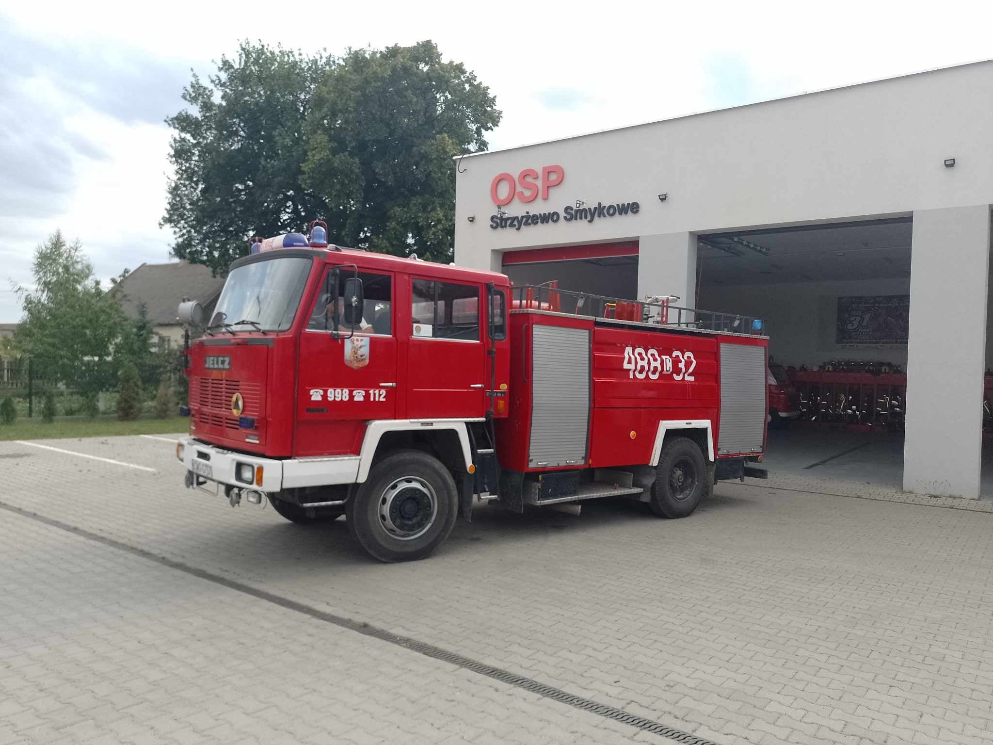 Jelcz strażaków z OSP Strzyżewo Smykowe przeszedł renowacje